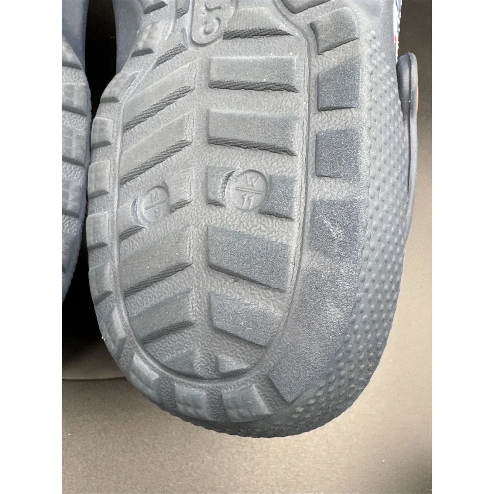 Disney Parks Mickey Christmas Holiday 2020 Crocs M9/W11 Dual Comfort 206734
